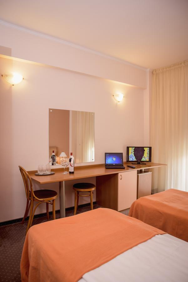 Hotel Reghina Timisoara Exterior photo